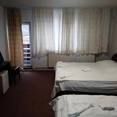 Casa Anemyra Hotel Săcele Buitenkant foto