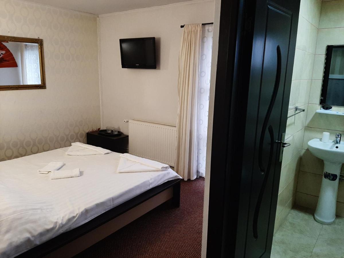 Casa Anemyra Hotel Săcele Buitenkant foto
