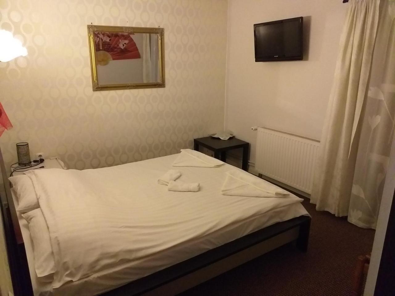 Casa Anemyra Hotel Săcele Buitenkant foto